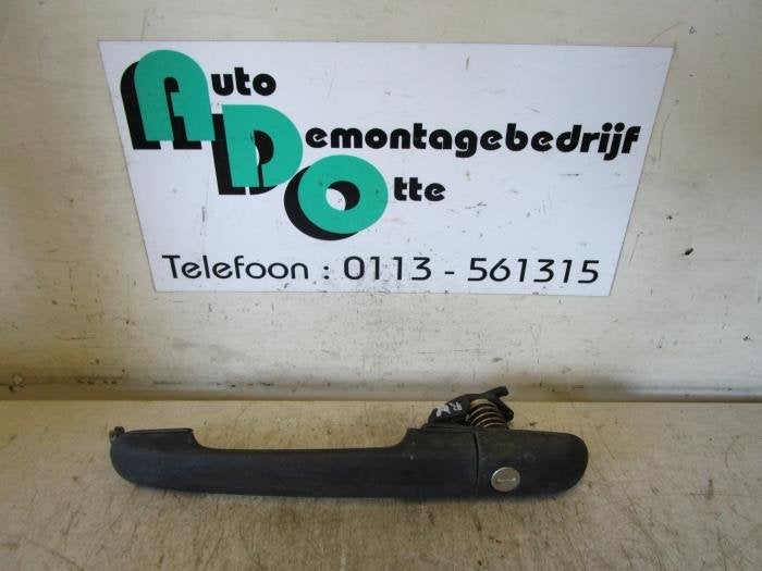 Poignée portière 2portes droite d'un Mercedes Vito (Vito 9, Utilisé, -, -, Enlèvement ou Envoi