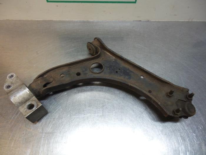 Bras de suspension avant gauche d'un Volkswagen Golf (Golf 0, Volkswagen, -, 3 mois de garantie, Utilisé