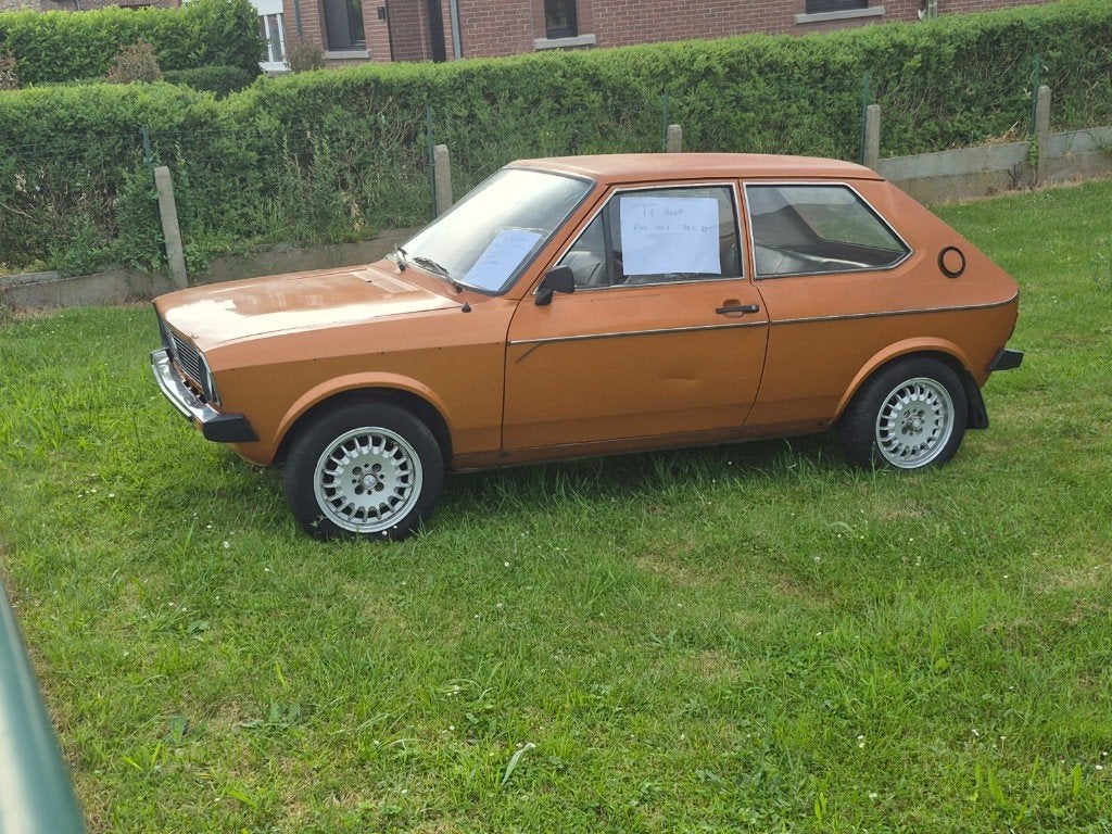 Polo  1, Auto's, Voorwielaandrijving, Zwart, Bruin, Particulier