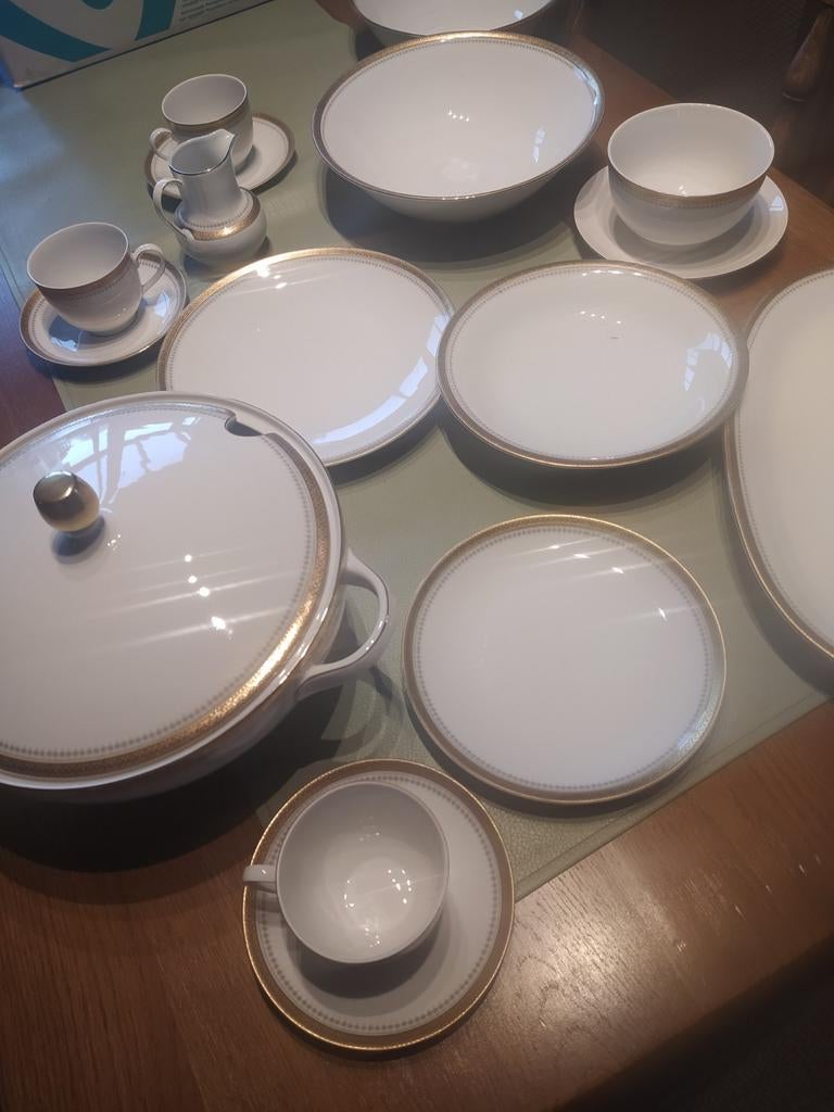 Vintage eet en koffieservies 64 delig, Ophalen