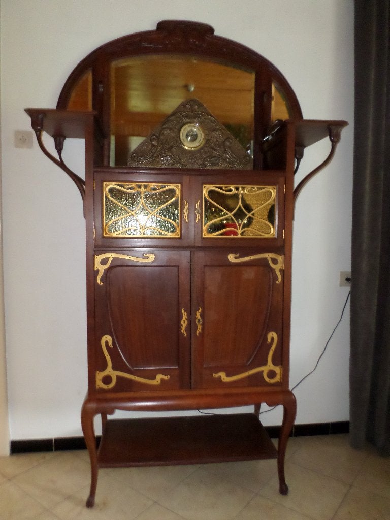 Belle armoire Art Nouveau ornée de fouets dorés, Enlèvement
