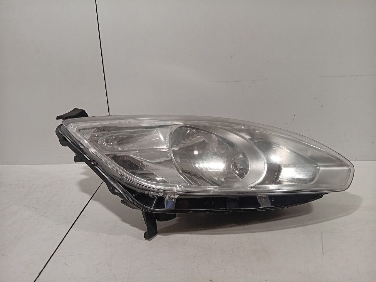 Koplamp rechts Ford C-Max, Onderdelen@venauto.nl, Van der Ven Autorecycling B.V., Gebruikt, Ettenseweg 76, 4706 PB Roosendaal, The Netherlands