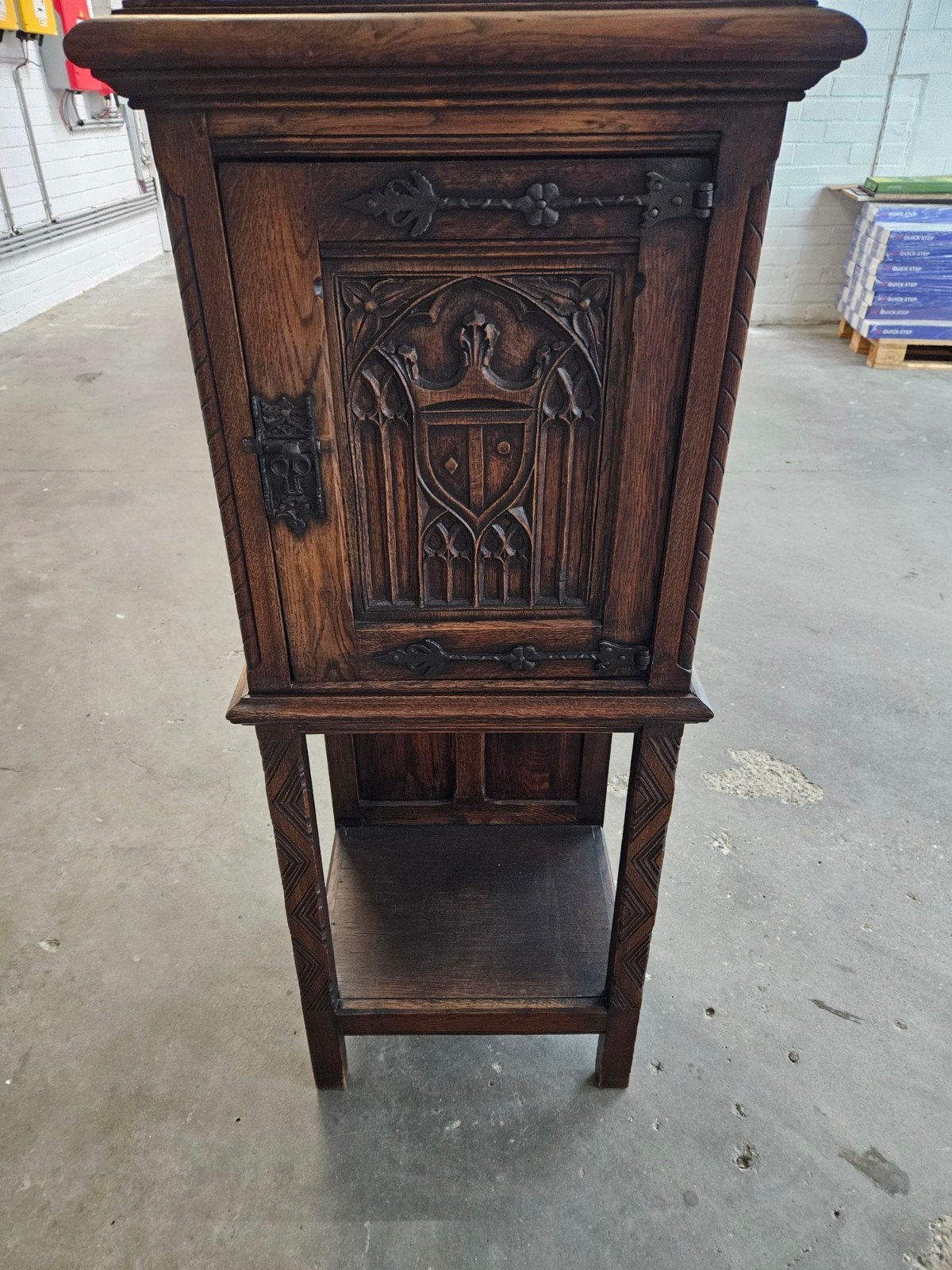 Petite armoire en bois très ancienne., Enlèvement