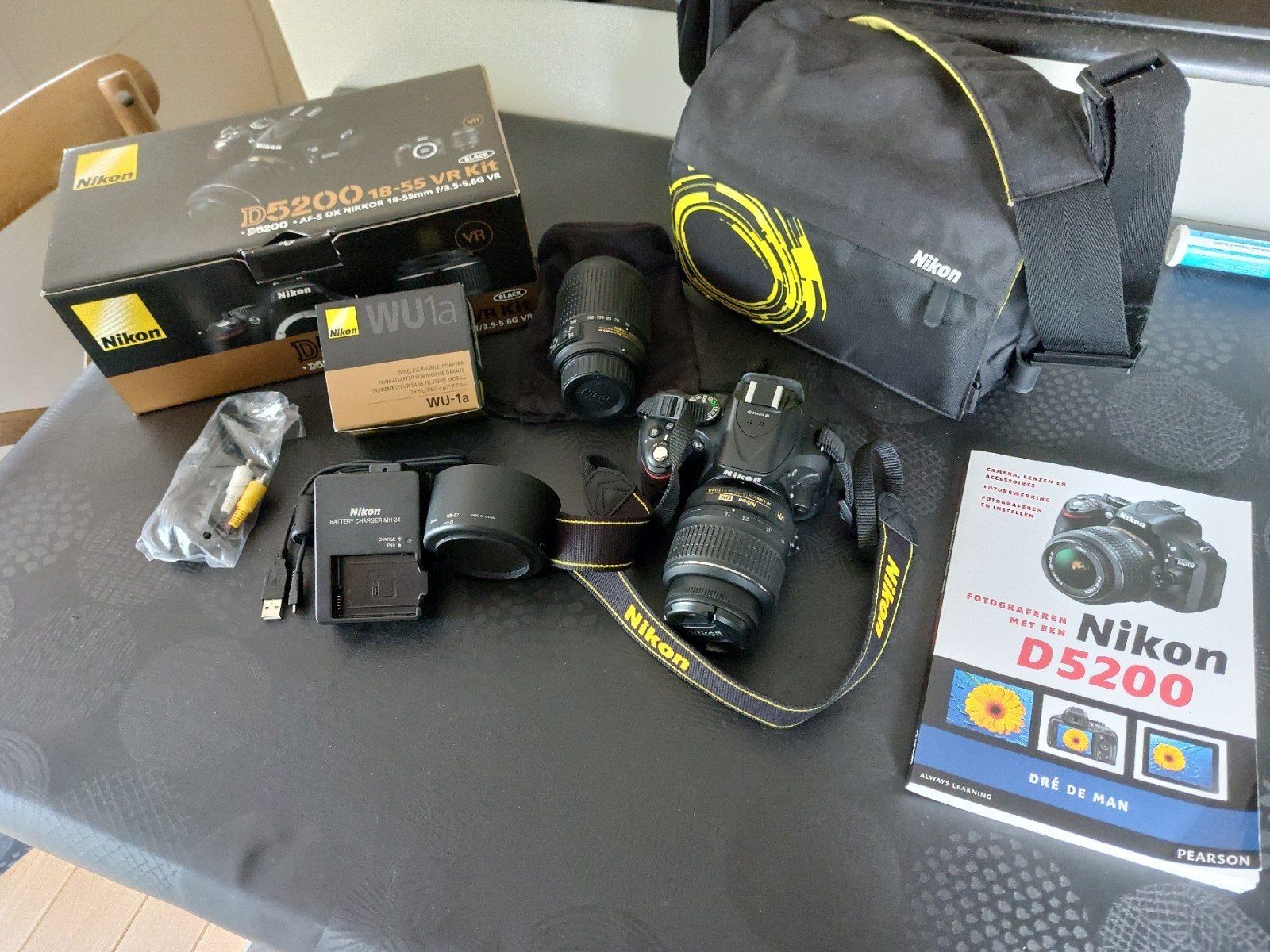 nikon camera D5200.met extra lens 55-200mm,nikon tas,oplader, Audio, Tv en Foto, Ophalen, Geheugenkaart, Spiegelreflex, Zo goed als nieuw
