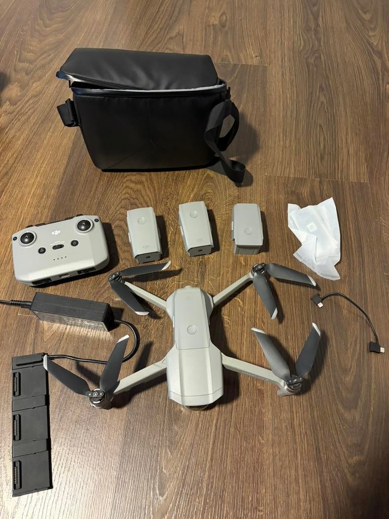 Dji mavic air 2 combo met 4 bat., Ophalen, Zo goed als nieuw, Cameradrone, DJI