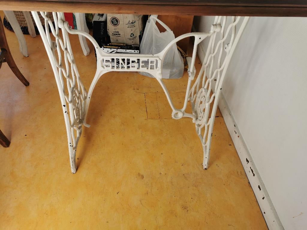 Table de machine à coudre Singer, Enlèvement, Utilisé, Machine à coudre, Singer