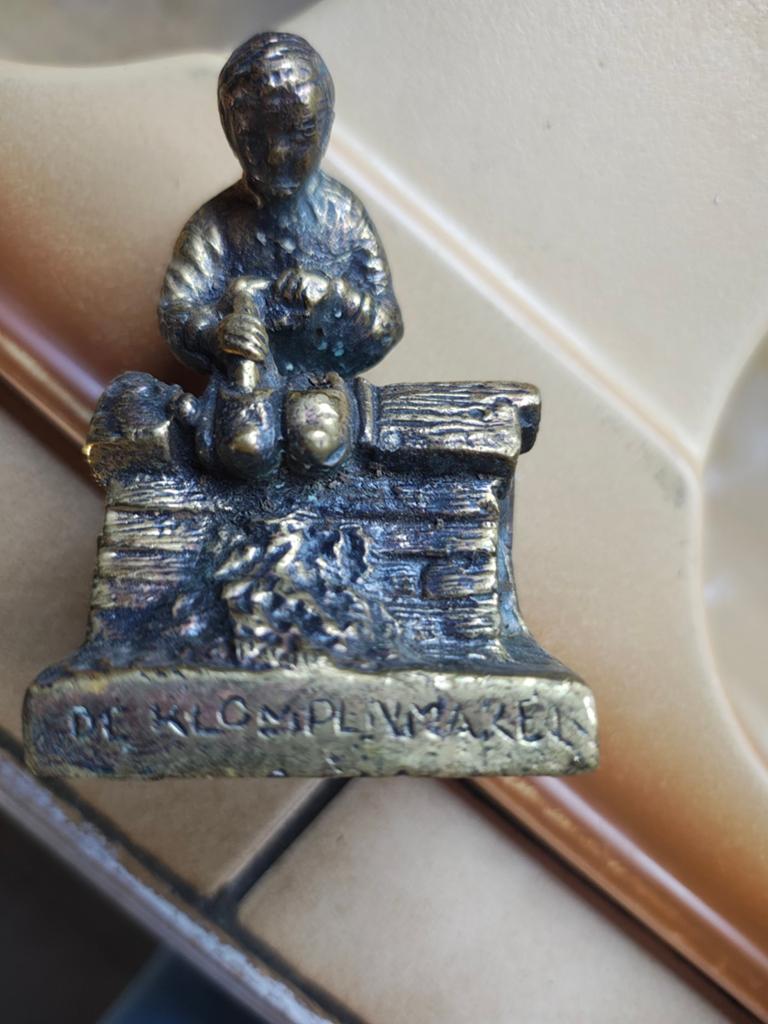 Petit bonhomme en laiton, Antiquités & Art