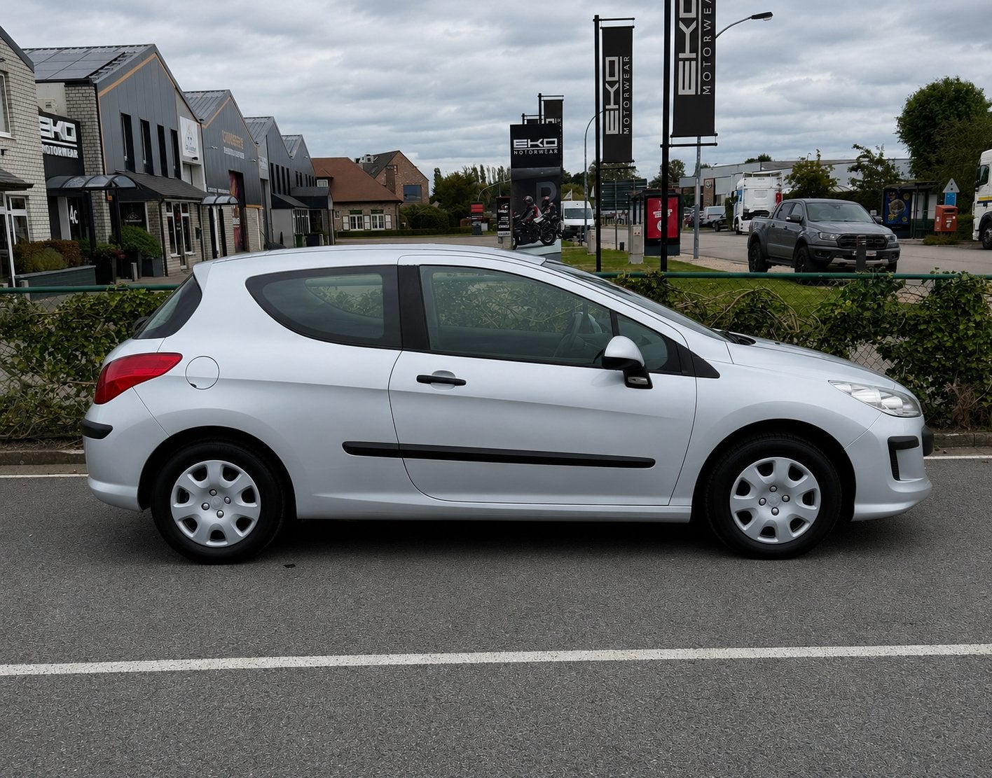 Peugeot 308 1.4 VTi - Navi - GEKEURD VOOR VERKOOP!, Autos, Argent ou Gris, Achat, Carnet d'entretien, Noir