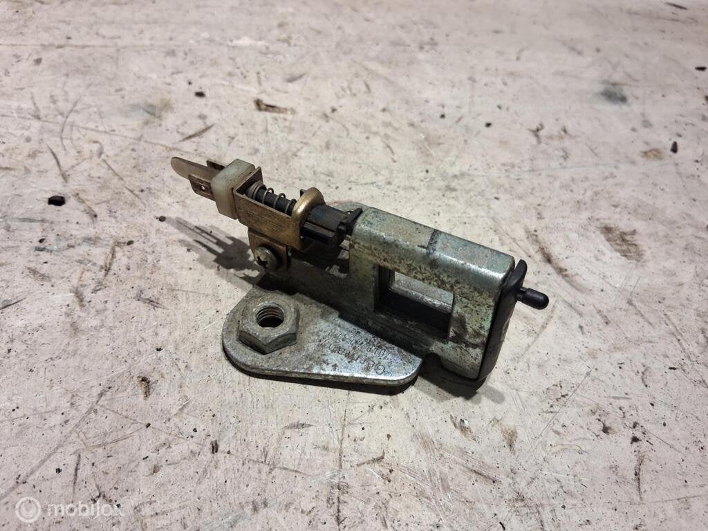 deurhaak Vw Transporter T4 2.5 TDI ('90-'03) 701827537B, Enlèvement ou Envoi, Volkswagen, Utilisé