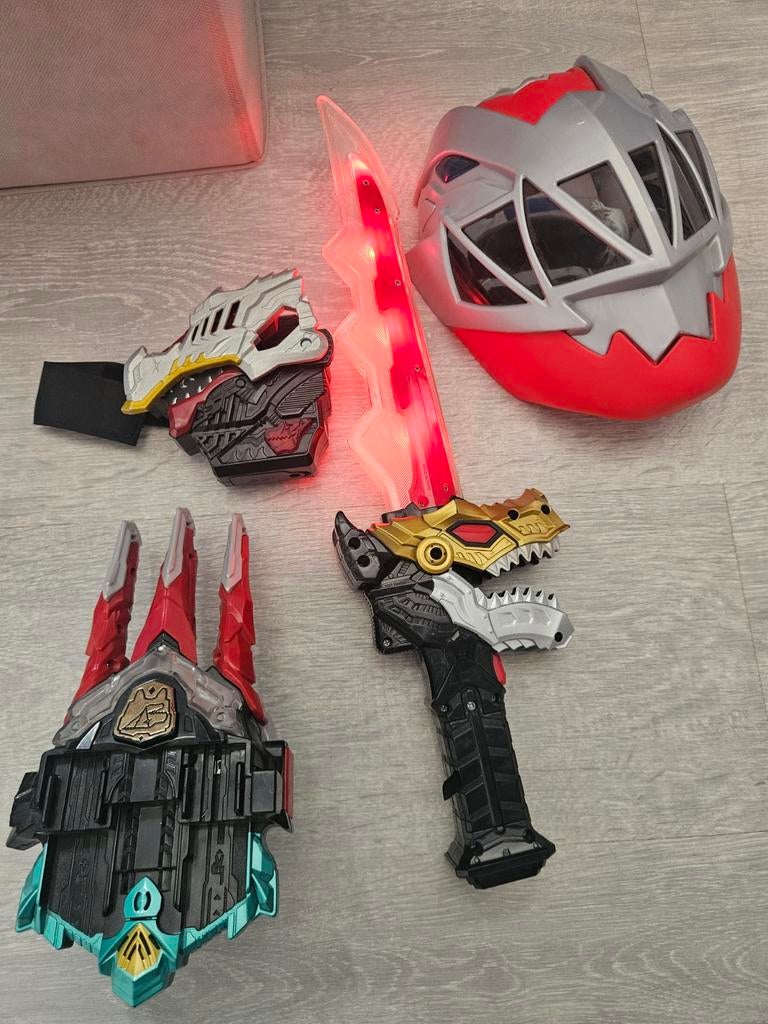 Power rangers speelgoed, Ophalen