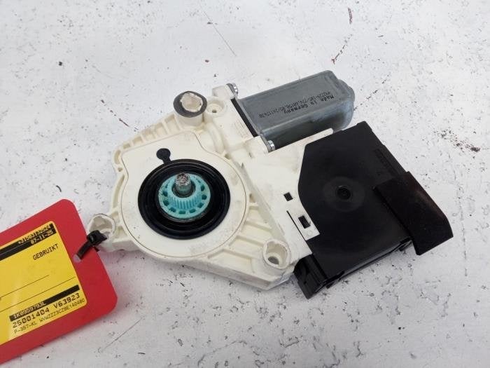 Moteur de vitre portière d'un Volkswagen Passat, -, Volkswagen, -, 3 mois de garantie