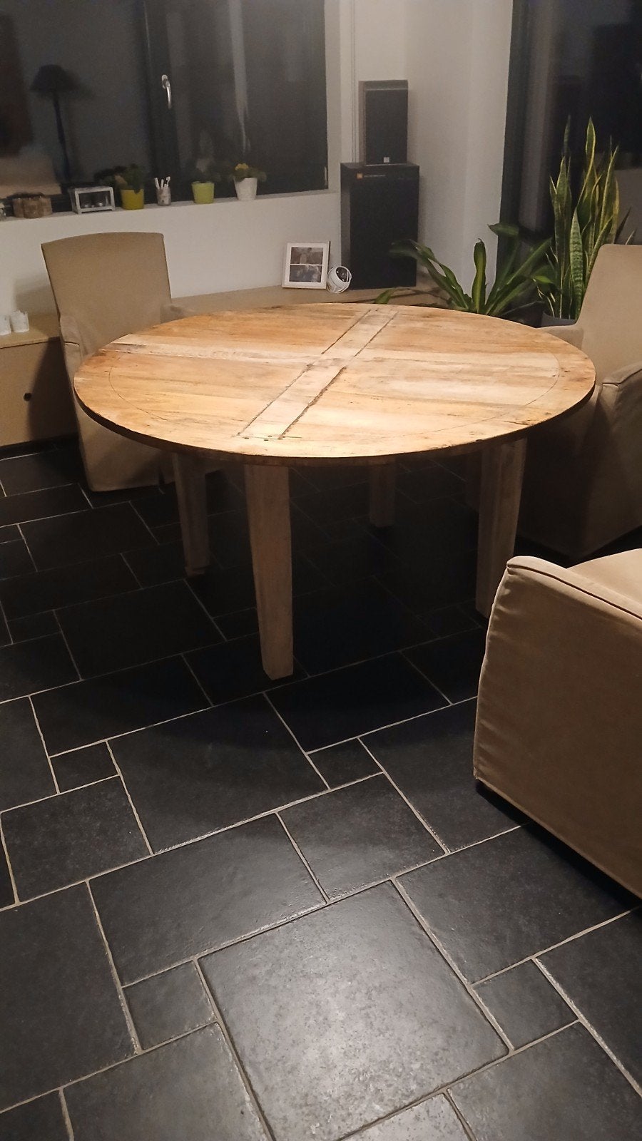 Grote ronde tafel (150 cm). Volhout, Ophalen, Gebruikt, Vijf personen of meer, 100 tot 150 cm
