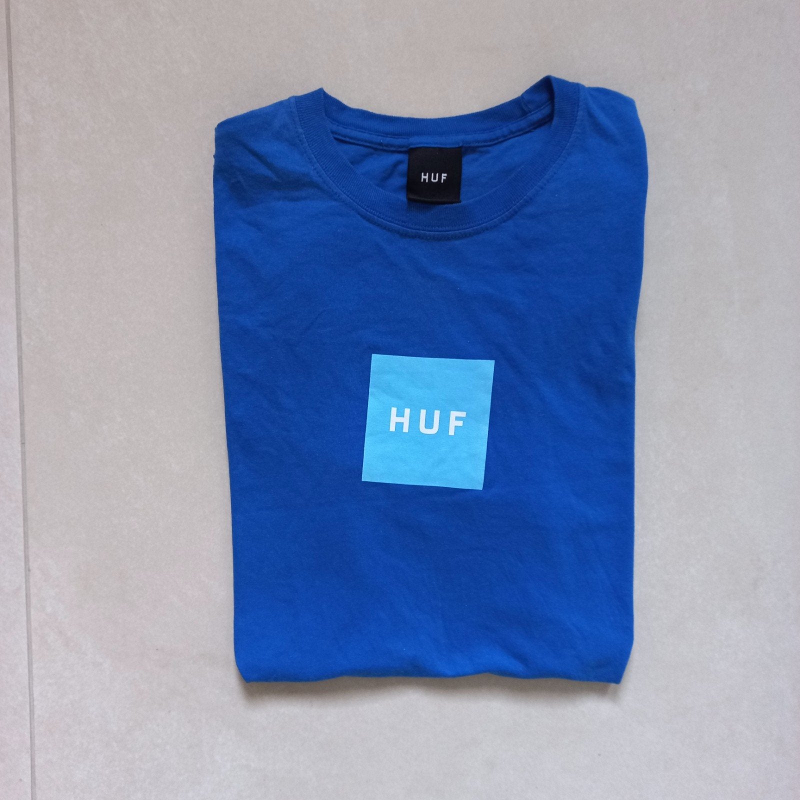 Chemise élégante bleu vif Huf taille M, Vêtements | Hommes, T-shirts, Taille 48/50 (M), Bleu, Enlèvement ou Envoi