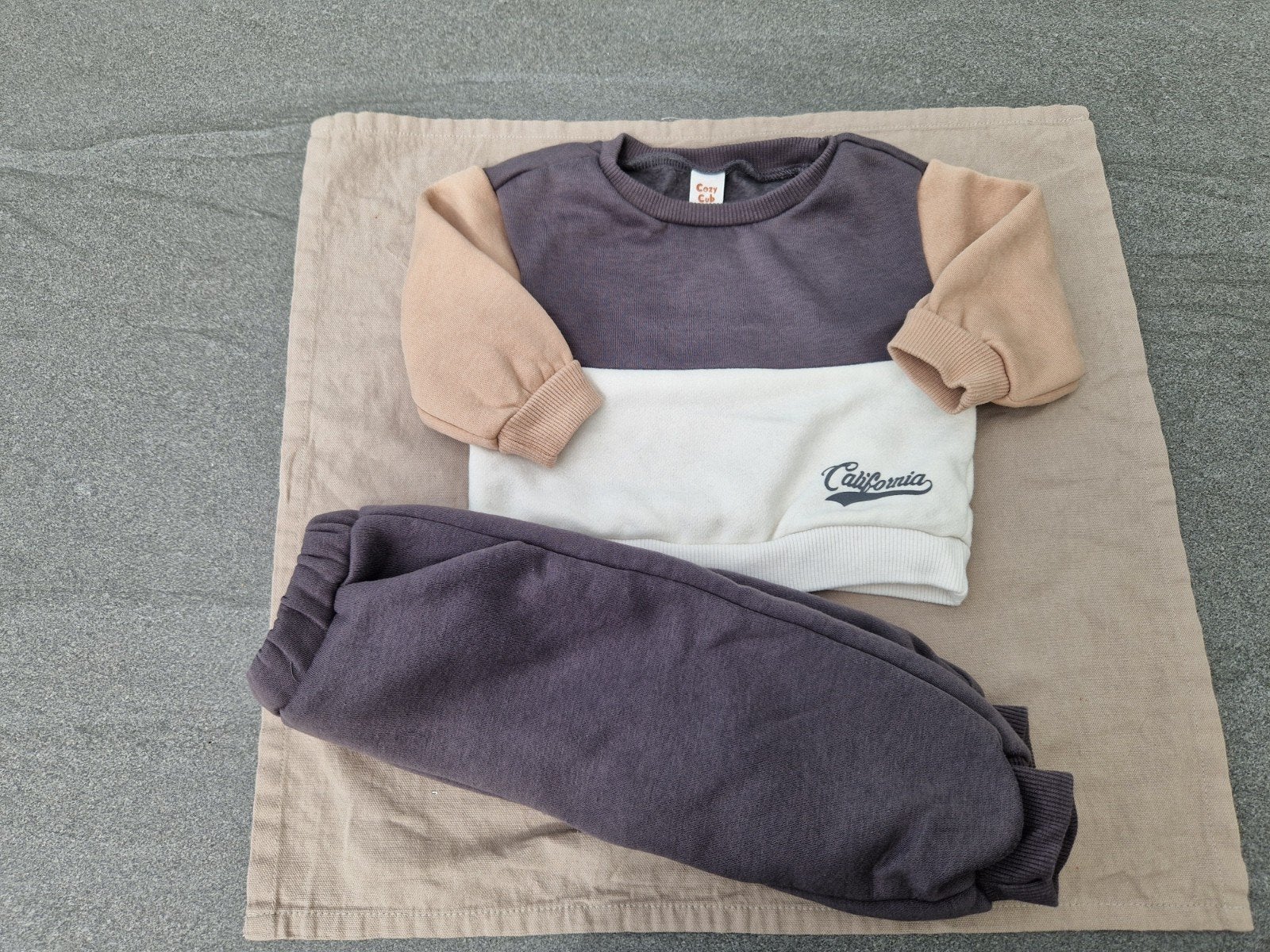 twee delig setje voor koudere dagen maat 74, Kinderen en Baby's, Babykleding | Maat 74, Ophalen of Verzenden, Setje