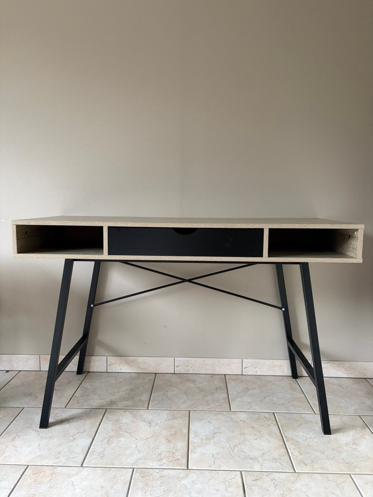 Bureau Jysk - ABBETVED 48x120 licht eiken kleur/zwart, Ophalen, Zo goed als nieuw, Jysk, Zwart