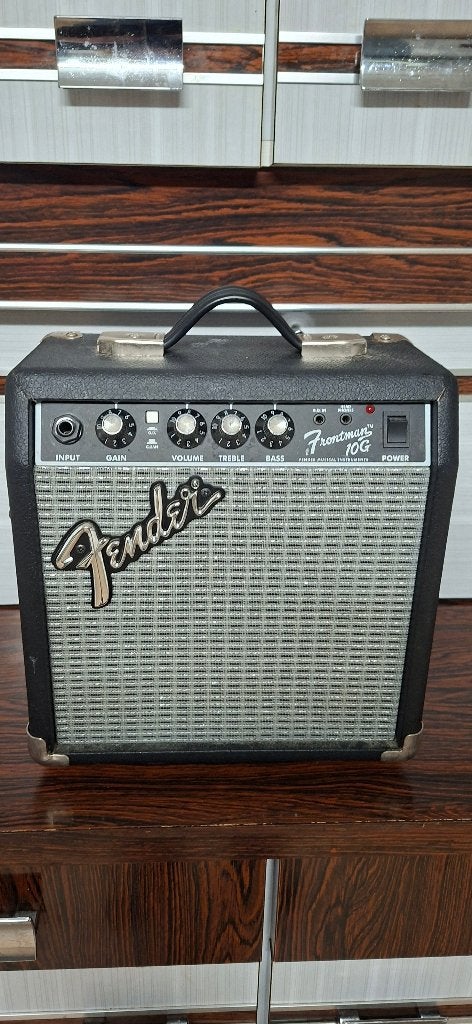 Fender frontman 10g  versterker, Musique & Instruments, Amplis | Basse & Guitare, Enlèvement ou Envoi