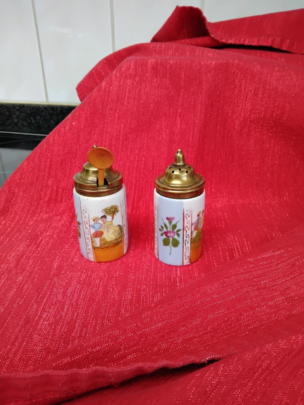 chinese potjes mosterd en peper, Collections, Parfums, Enlèvement