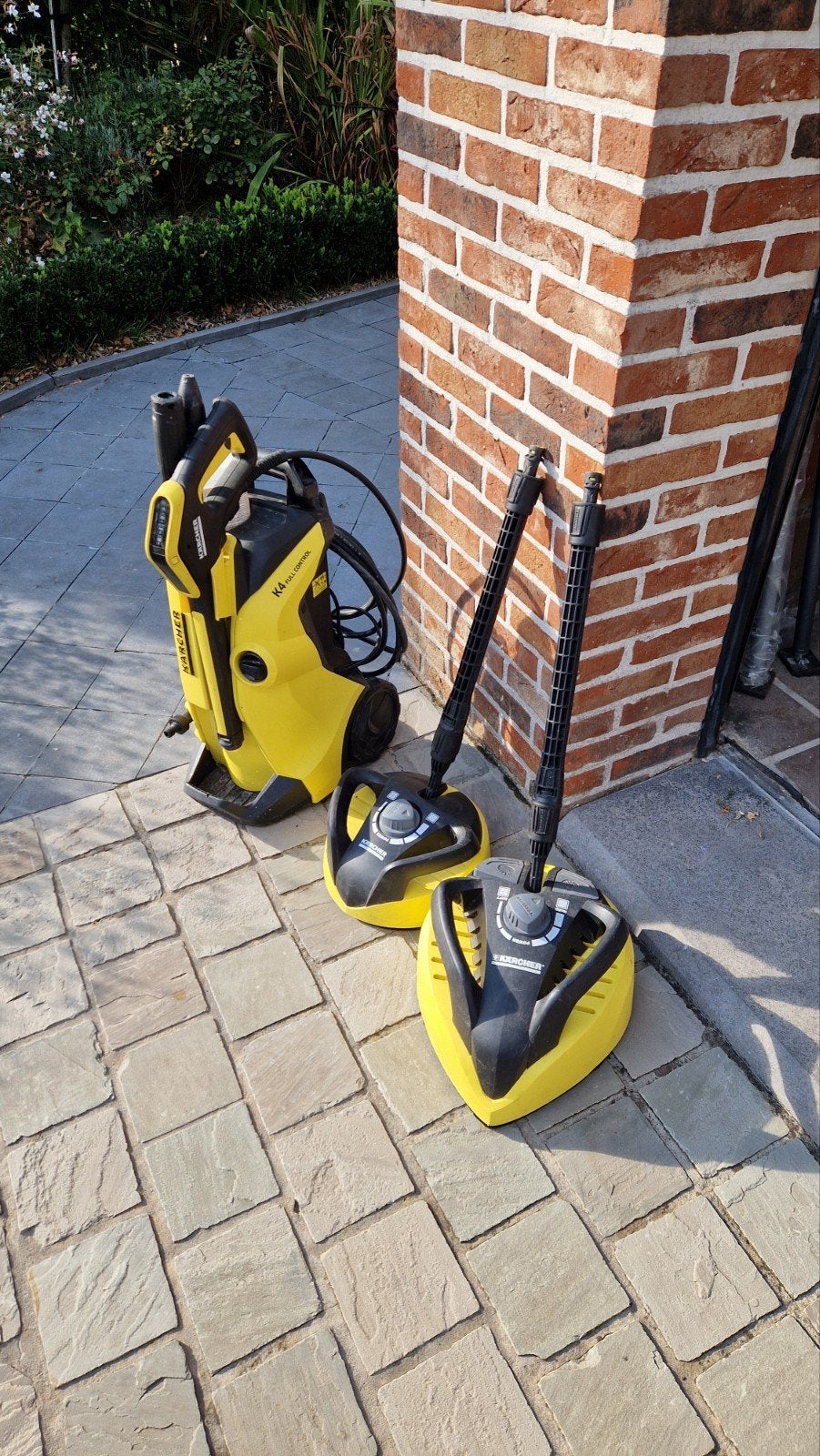 Nettoyeur haute pression Karcher K4 + brosses, Jardin & Terrasse, Enlèvement, Comme neuf