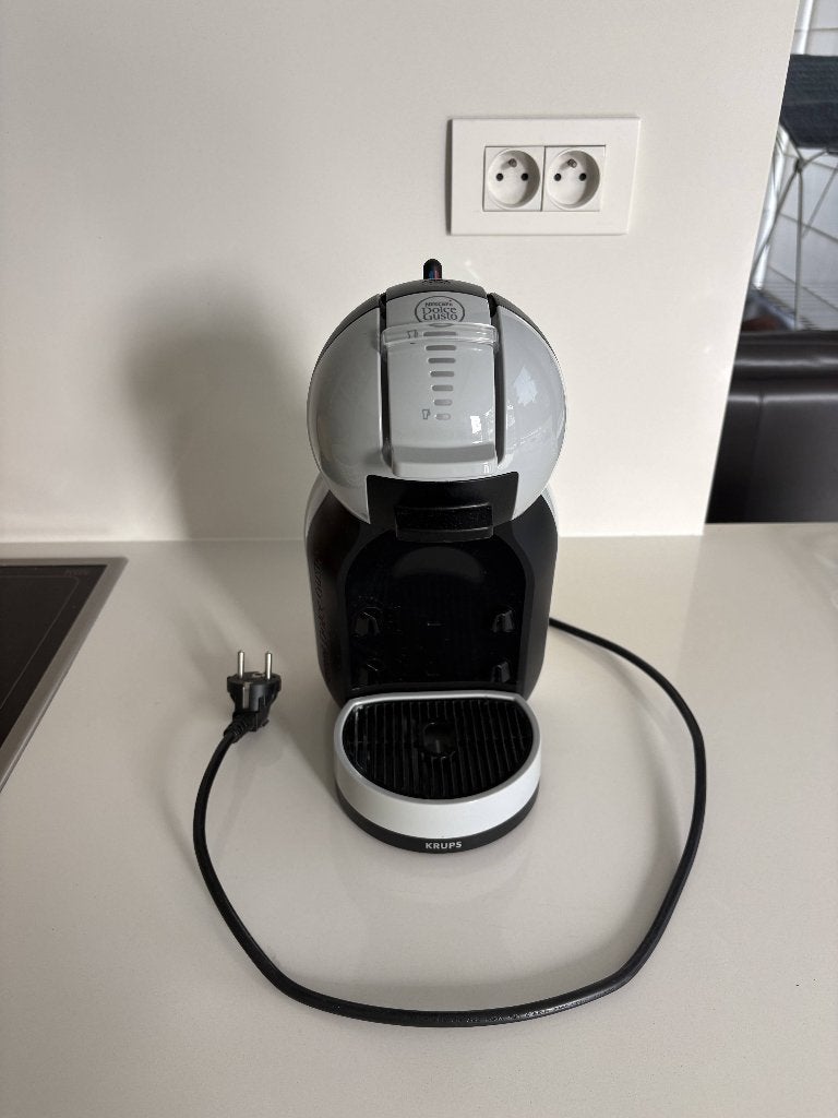 Dolce Gusto Mini me koffiemachine grijs, Ophalen, Koffiemachine, Zo goed als nieuw, Koffiepads en cups