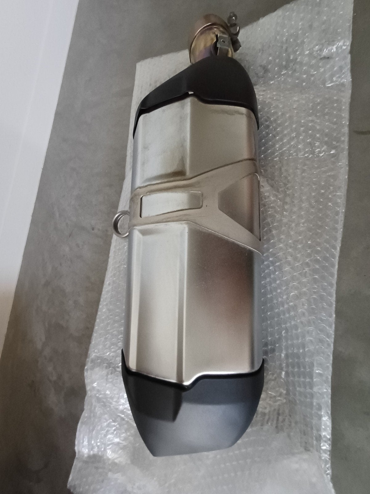 Uitlaat demper BMW R1250 GS + hitteplaat, Motoren, Ophalen, Gebruikt