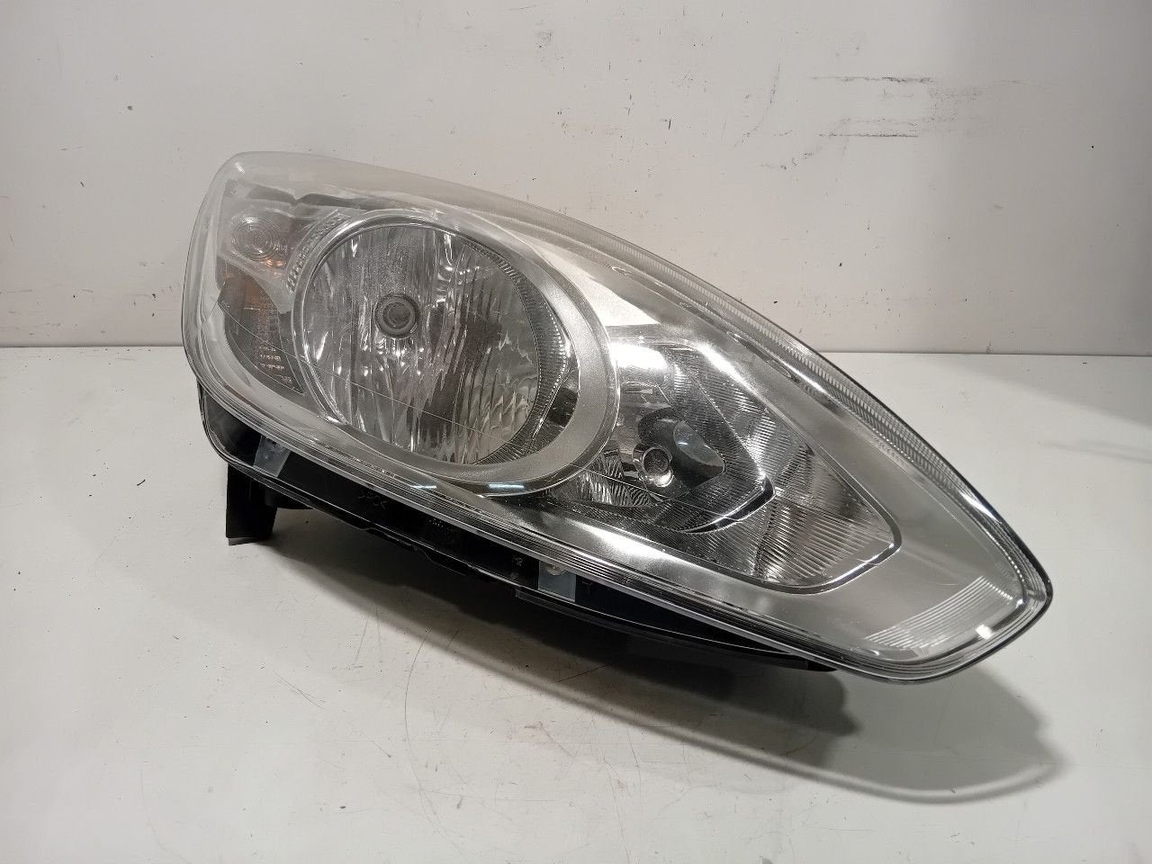Koplamp rechts Ford C-Max, Onderdelen@venauto.nl, Van der Ven Autorecycling B.V., Gebruikt, Ettenseweg 76, 4706 PB Roosendaal, The Netherlands