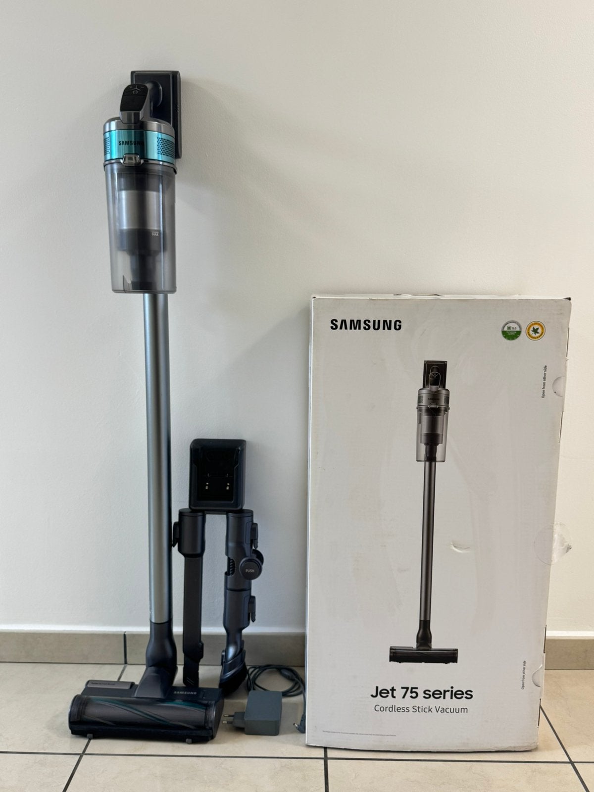 Aspirateur balai Samsung Jet 75 Turbo, Réservoir, Aspirateur balai, Utilisé, Moins de 1 200 watts