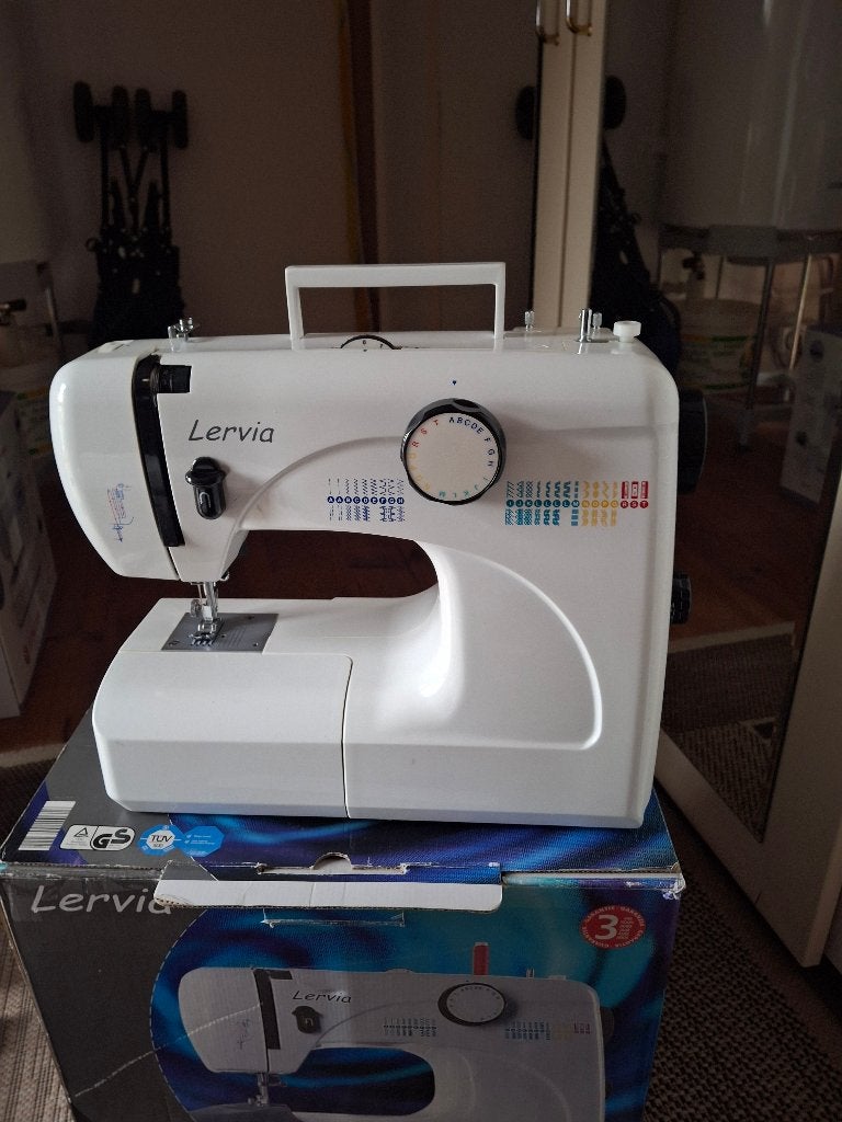 machine à coudre mécanique Lervia, Hobby en Vrije tijd, Naaimachines en Toebehoren, Ophalen, Zo goed als nieuw, Naaimachine, Overige merken