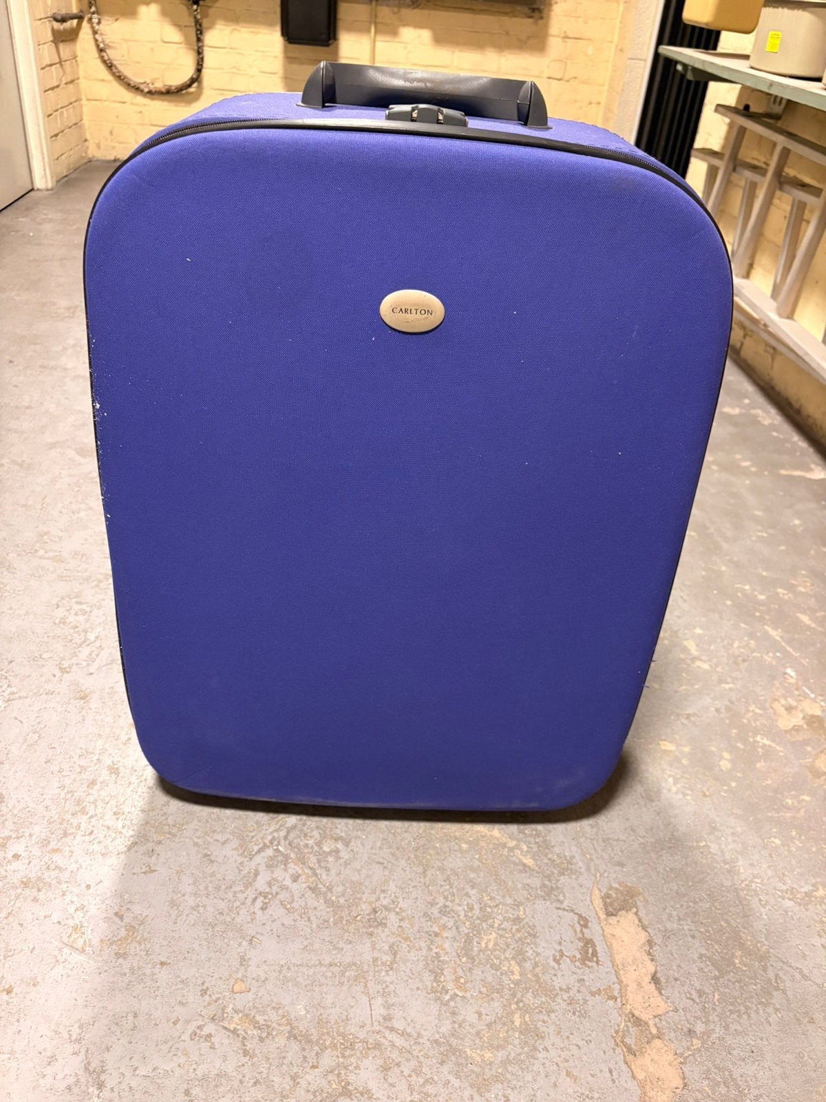 Valise bleue carlton, Enlèvement, Comme neuf