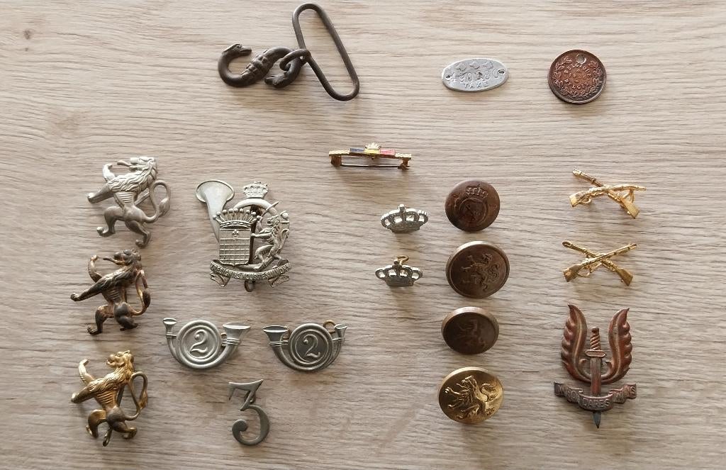 Anciens objets militaires, Enlèvement