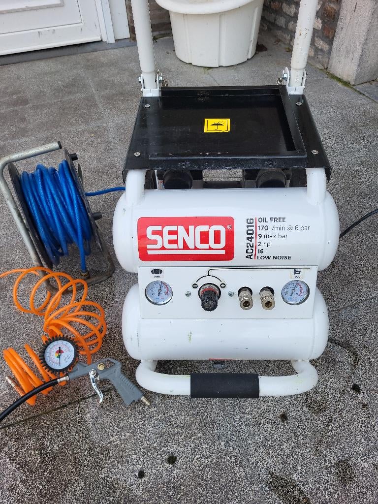compressor, Doe-het-zelf en Bouw, Compressors, Ophalen, 6 tot 10 bar, Zo goed als nieuw, Minder dan 200 liter/min