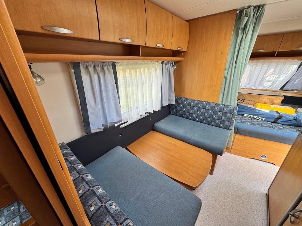 Lits superposés Eifelland 560 TK avec auvent, Caravanes & Camping, Caravanes, Jusqu'à 5, Entreprise, Eifel, Poêle