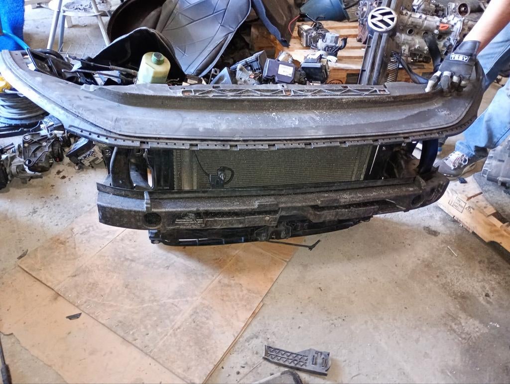VW Golf7 radiatorsteun op het voorpaneel, Ophalen, Voor, Ford