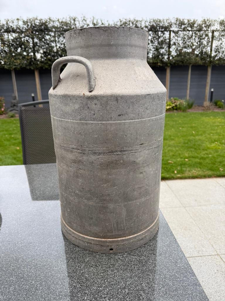 Ancien pot à lait galvanisé, Enlèvement
