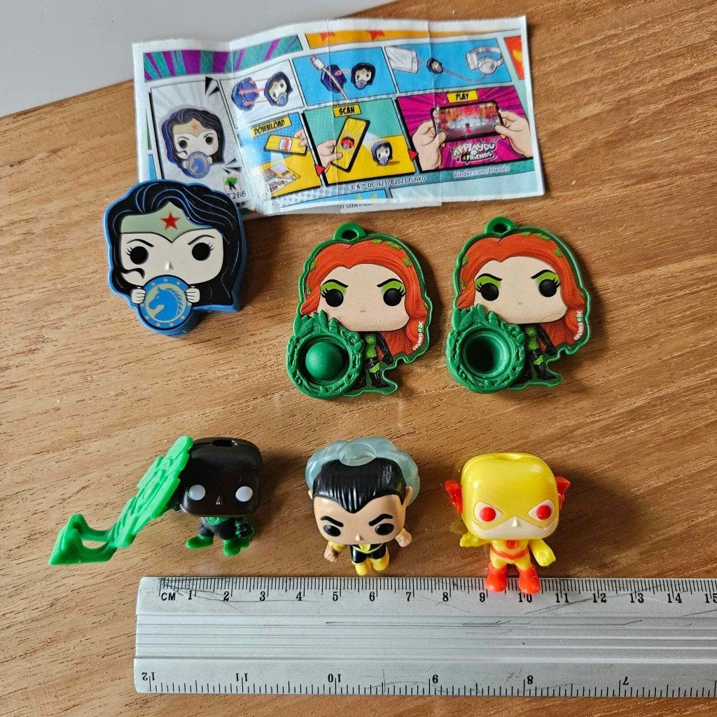 lot 6 petites figurines FUNKO oeuf Kinder Joy, Ophalen of Verzenden, Gebruikt, Steekfiguren