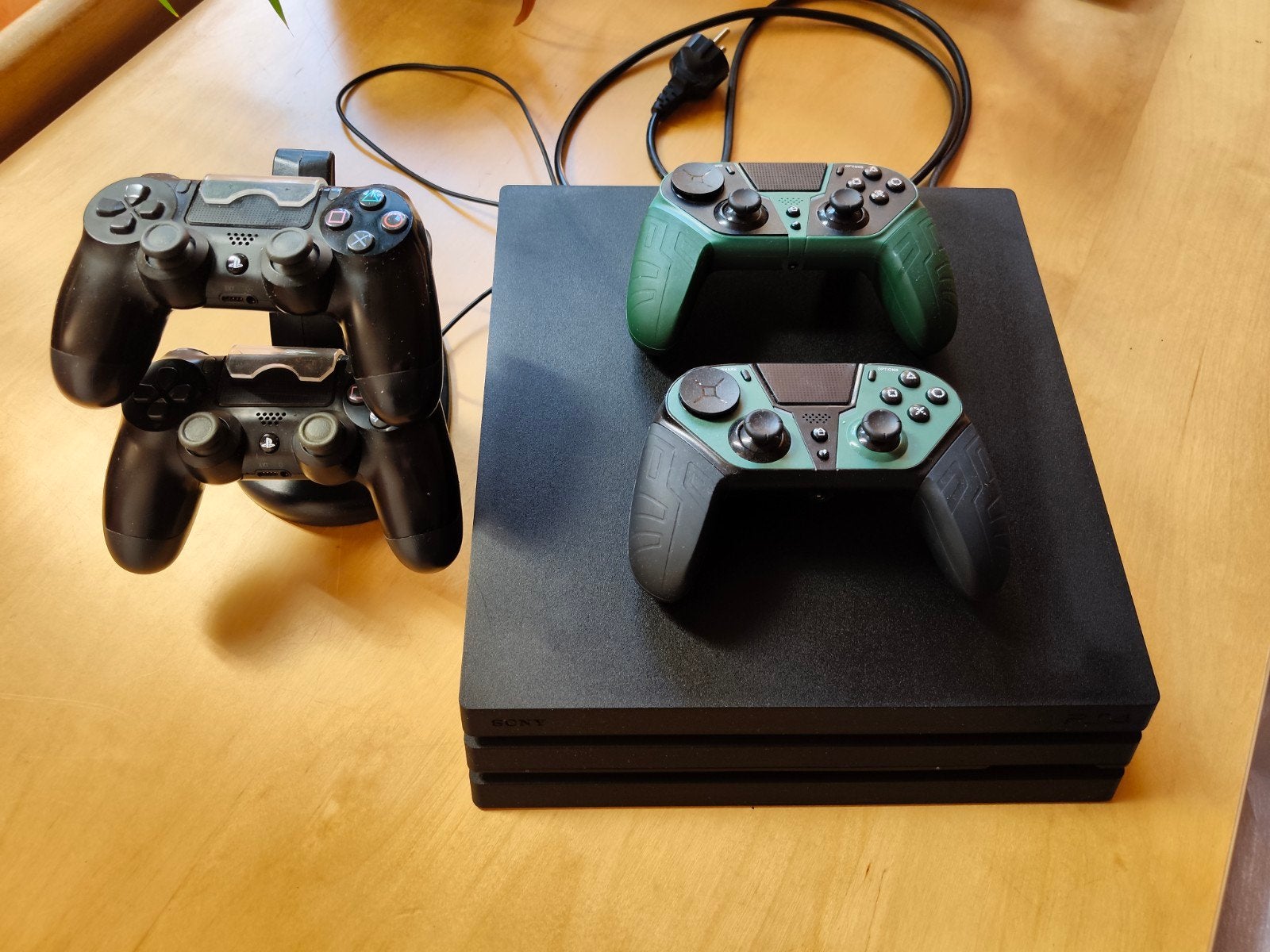 PlayStation 4 PS4 Pro 1TB 4 controllers, Games en Spelcomputers, Ophalen, Met games, 1 TB, Pro