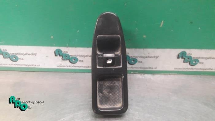 Commutateur vitre électrique d'un Peugeot Expert (Expert 07, -, 3 mois de garantie, Utilisé, -