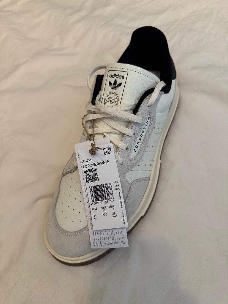 Adidas SC Powerphase Consortium 45 1/3, Vêtements | Hommes, Neuf, Blanc, Baskets, Enlèvement
