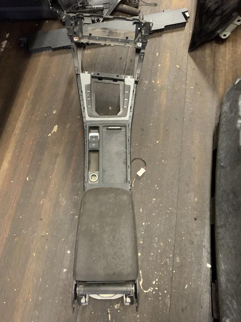 Volkswagen Golf 7 armleuning, Auto-onderdelen, Ophalen, Gebruikt, -, Volkswagen