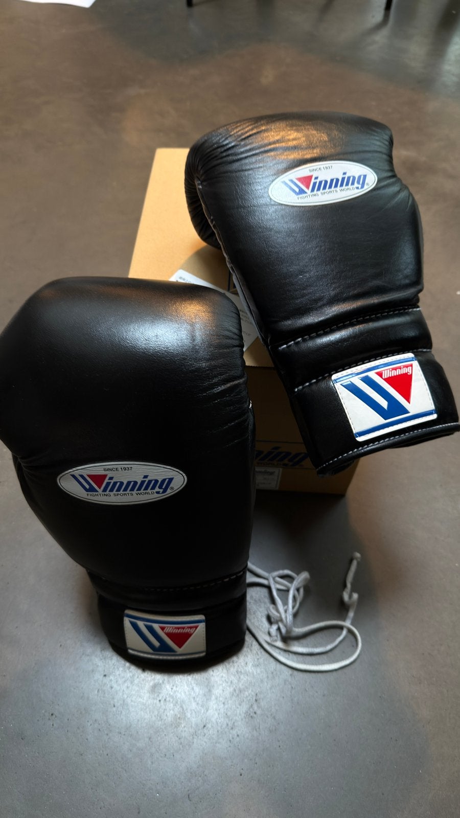 Winning bokshandschoenen 16OZ, Ophalen, Zo goed als nieuw
