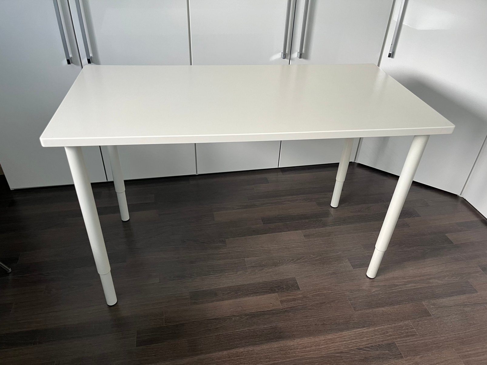 Tafel op verstelbare poten, Ophalen, Overige materialen, Gebruikt, 55 tot 75 cm