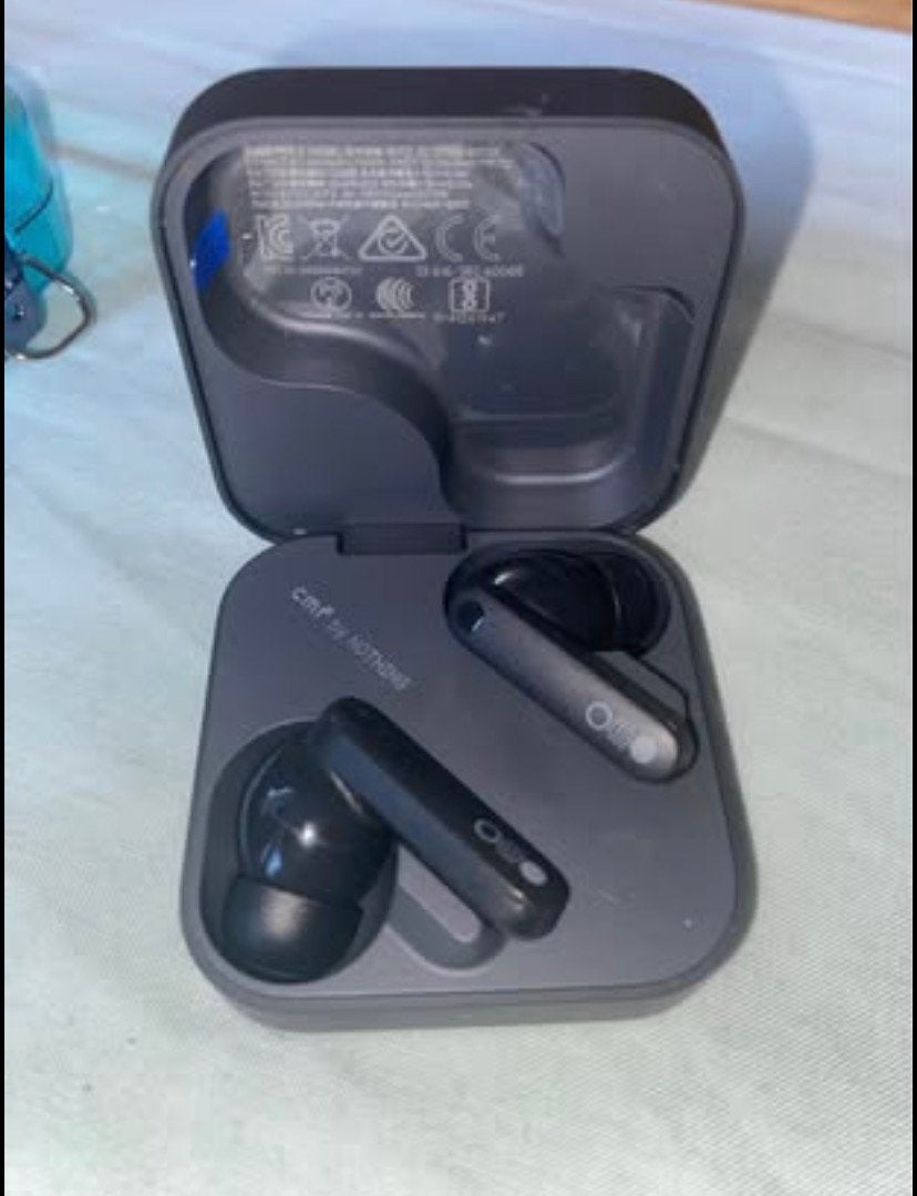 Boîtier de charge CMF BUDS Pro 2, Télécoms, Enlèvement ou Envoi, Autres marques, Comme neuf, Intra-auriculaires (Earbuds)