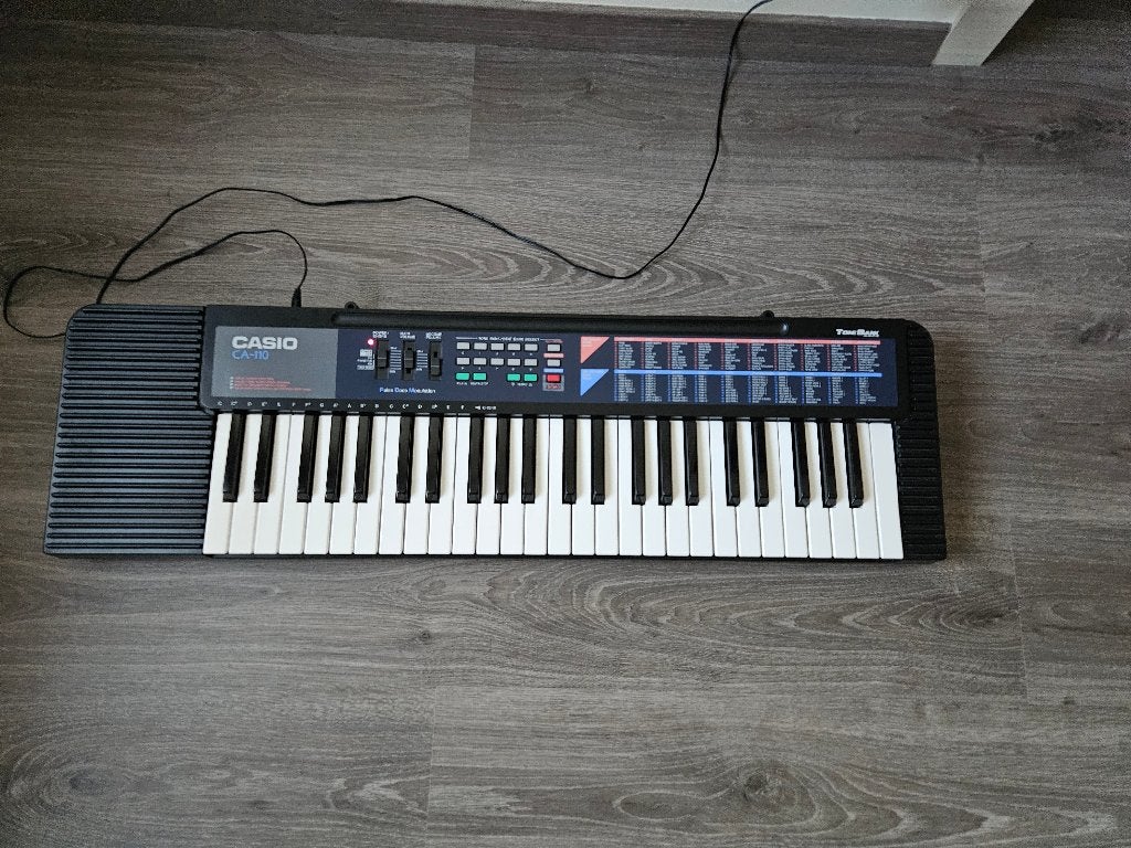Synthétiseur Casio CA‑110 – idéal pour enfant / débutant, Enlèvement, Comme neuf, 49 touches, Casio