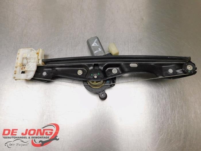 Mécanique vitre 4portes arrière gauche d'un BMW 1-Serie, -, 3 mois de garantie, Utilisé, -