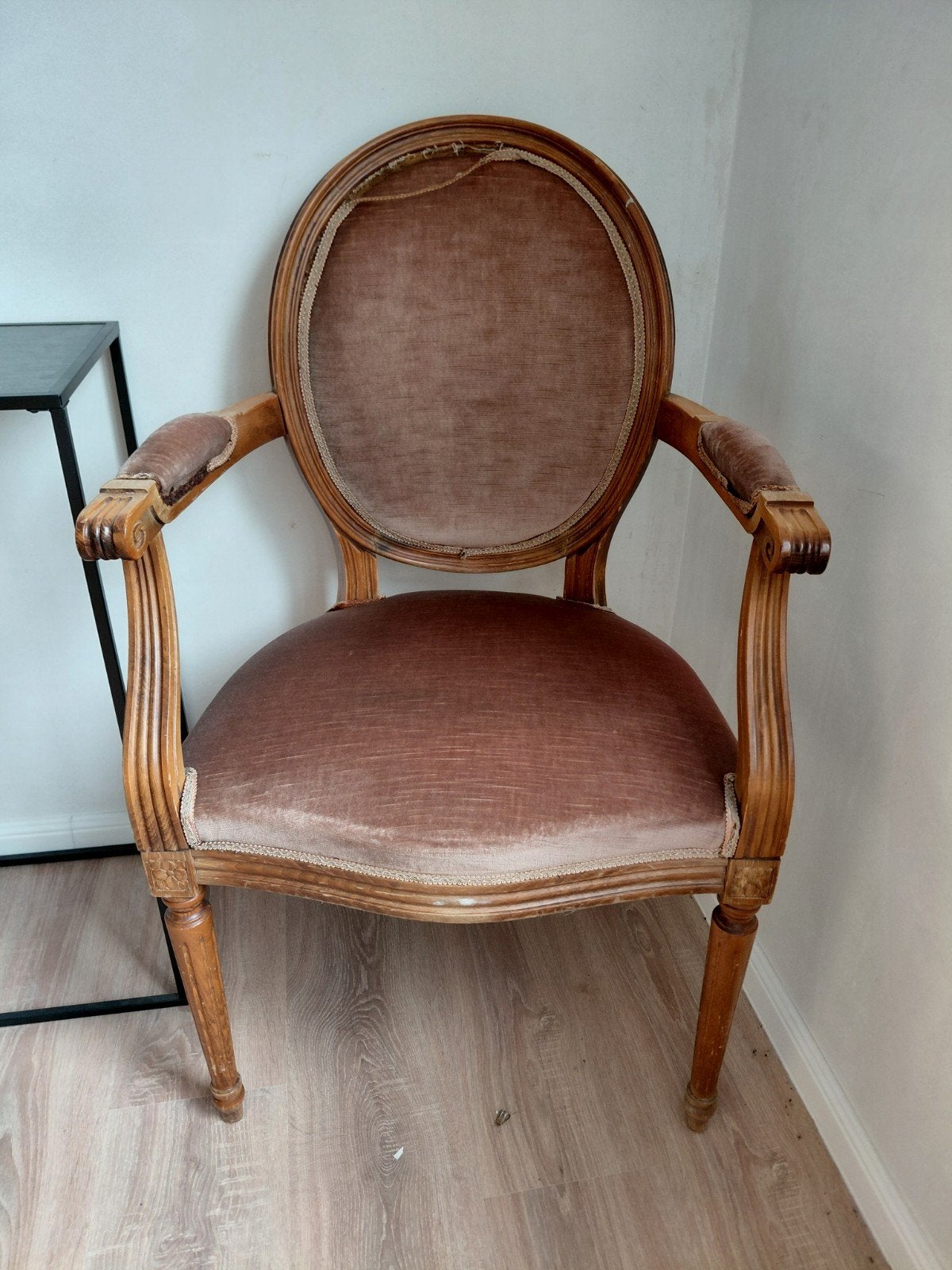 antieke stoel met armleuning (2 stuks), Ophalen