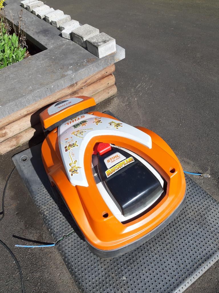 ROBOT TONDEUSE STIHL RMI422, Ophalen, Stihl, Gebruikt, Met regensensor