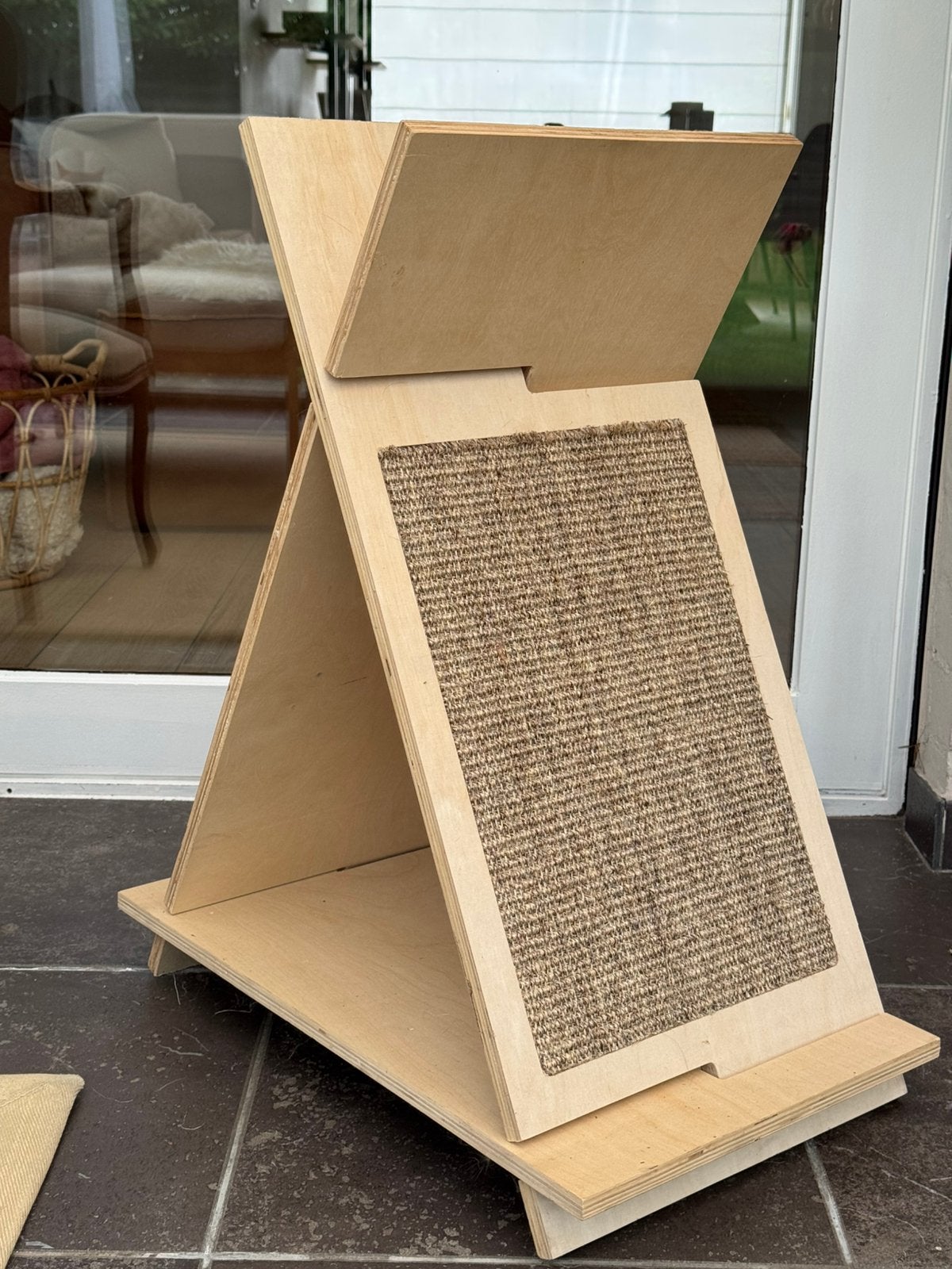 Design krabpaal | naturel hout & sisal, Dieren en Toebehoren, Ophalen, Zo goed als nieuw, Krabpaal