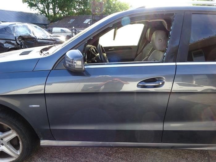 Portier 4Deurs links-voor van een Mercedes ML-Klasse (755), Gebruikt, -, Deur, Ophalen of Verzenden