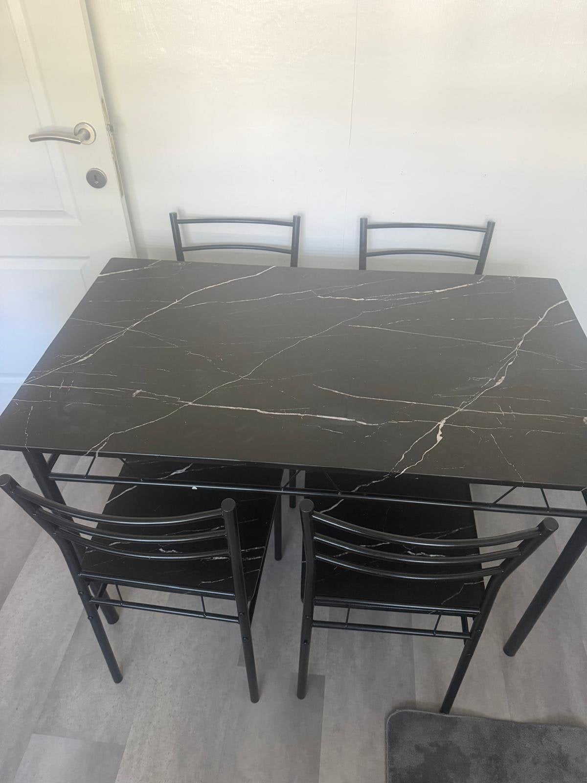 Keukentafel met 4 stoelen, Tuin en Terras, Ophalen of Verzenden, Zo goed als nieuw