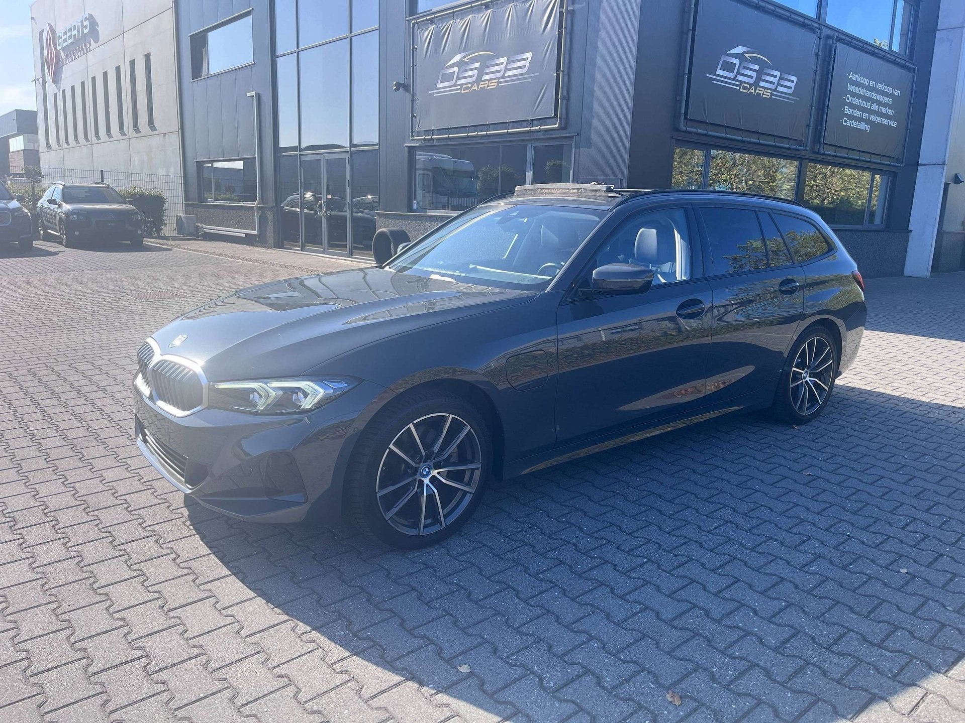 BMW 330 eAS PHEV SPORT/Pano/LED/CAM/18"/Zetel+Stuurverwarmin, Autos, BMW, Argent ou Gris, Achat, Entreprise, Noir