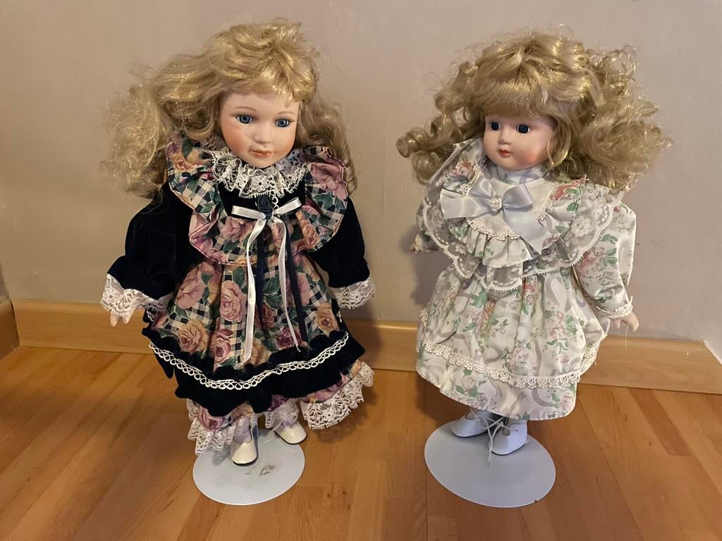 2 porseleinen poppen van 42cm, Ophalen, Zo goed als nieuw